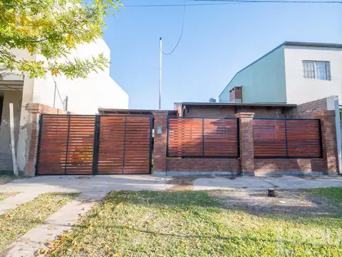 Casa en venta  en Praderas 3  calle La Plata 3000