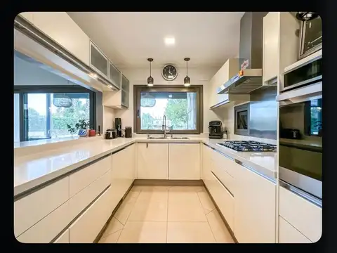 Casa en Alquiler Temporal en Los Ombues, USD 7.200