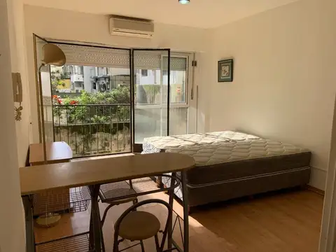 EN VENTA MONOAMBIENTE AL CONTRAFRENTE EN RECOLETA