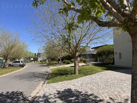 Casa en Alquiler de 4 dormitorios