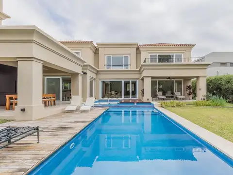 Casa en Venta de 5 dormitorios