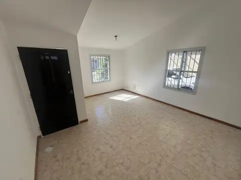 Casa en Alquiler con 1 cochera