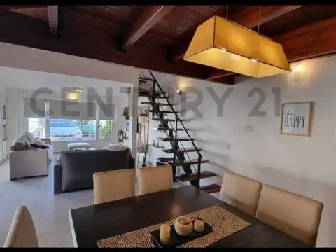 VENTA CASA 4 AMBIENTES PIRAN