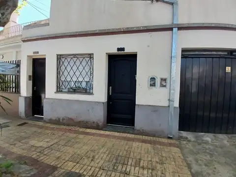 P.H 4 Ambientes en 2 plantas con patio.