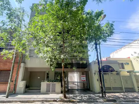 Constitucion al 2900, entre ambrosoni y white