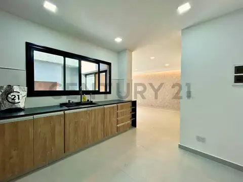 Venta Casa de pasillo de 2 Dormitorios con patio exclusivo en Echesortu, Rosario