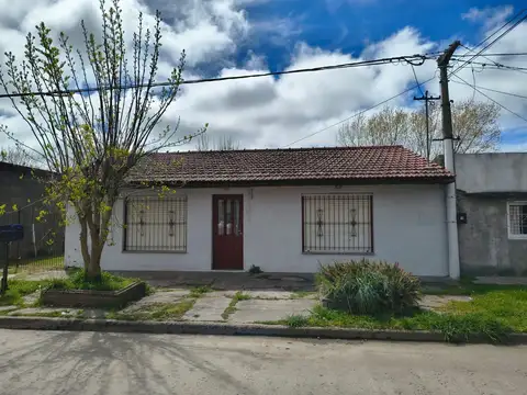 VENTA DEPTO 2 AMB.  + CASA A RECICLAR O DEMOLER