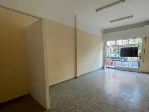 Local Comercial sobre Av. Almafuerte