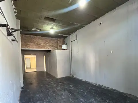 Local en Alquiler en Villa Santos Tesei, $ 500.000