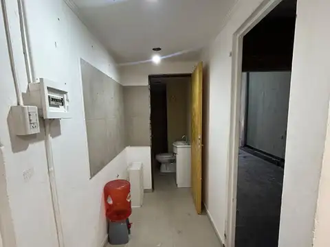 ALQUILER LOCAL COMERCIAL EN VILLA TESEI
