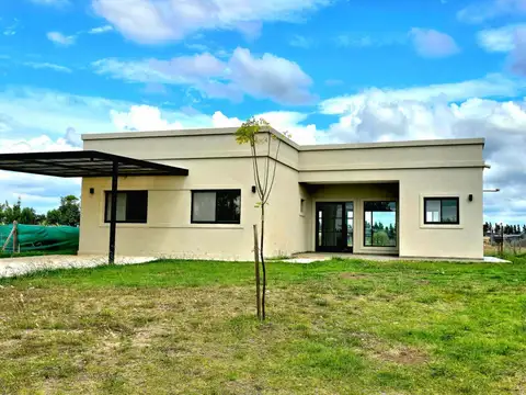 CASA EN VENTA EN MONET BARRIO PRIVADO - CAMPANA