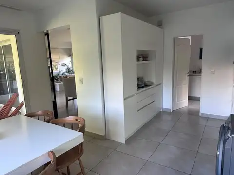 Av De Los Lagos 5300