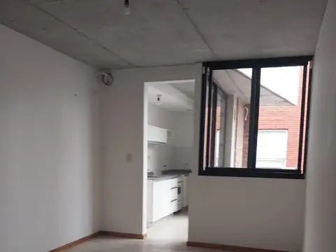 Laprida 2300. Monoambiente en edificio interno con bal