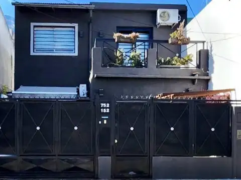 Depto Tipo Casa en Venta de 3 dormitorios