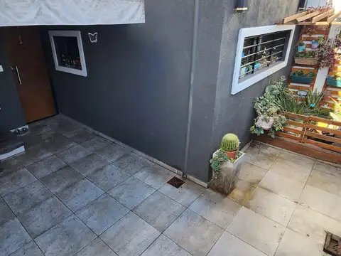 Depto Tipo Casa en Venta con 1 cocheras