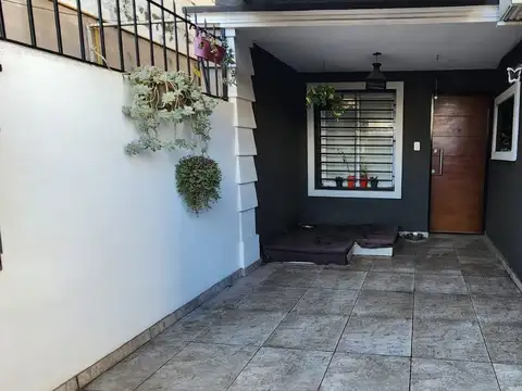 Depto Tipo Casa 5 ambientes con 1 baño