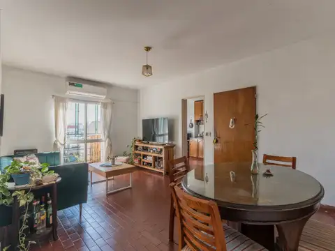 Departamento de cuatro ambientes con balcón - Facultad de Medicina - Apto Crédito
