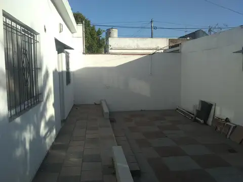 Depto Tipo Casa 2 ambientes con 1 baño