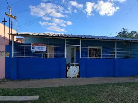 VENTA CASA 4 AMBIENTES EN MERLO