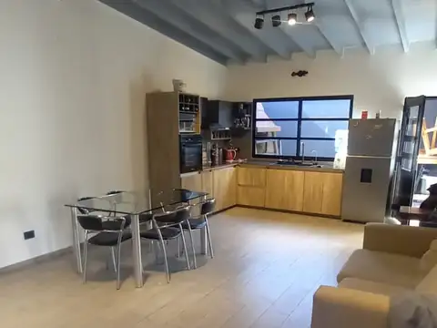 Depto Tipo Casa en Alquiler de 3 ambientes