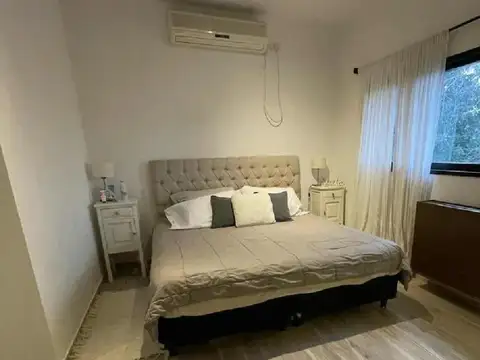 Casa en Alquiler Temporal con 2 cocheras