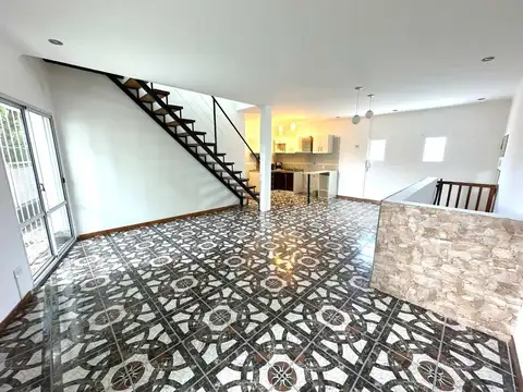 Depto Tipo Casa 4 ambientes con 2 baños