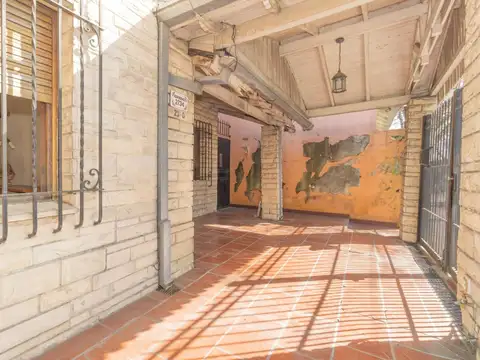 Casa 2 ambientes con 1 baño