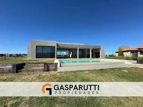Casa en Venta al Río en El Naudir. Escobar GBA Norte