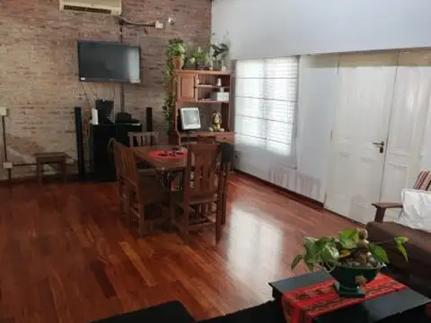 CASA EN VENTA 4 amb / mas   1 depto de 2 ambientes/o quincho  terreno propio APTO CREDITO