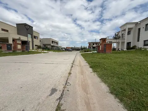 Terreno en Venta 20  mts Frente