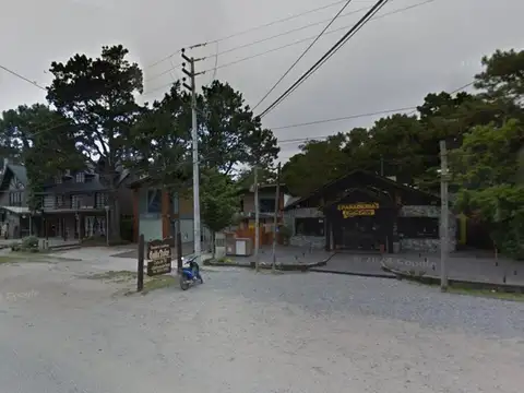 Avenida 2 e/ Las Camelias y Las Orquideas