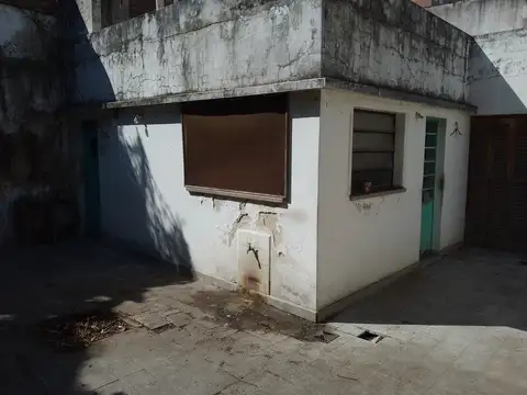 Casa en venta en Pichincha, zona facultad de Medicina, calle Santa Fe 2800
