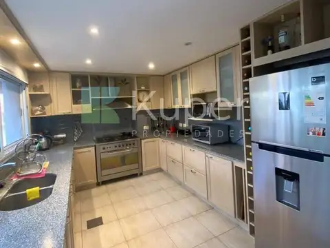 Casa en Alquiler Temporal con 1 cochera