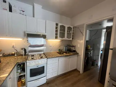 Casa en Alquiler con 2 cocheras