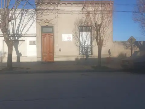 A Del Valle 1600
