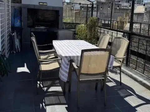 SEMIPISO DE 3 AMBIENTES CON COCHERA Y BAULERA EN PALERMO