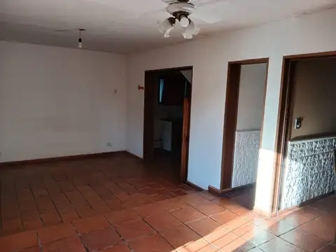 Hermoso chalet en José C. Paz - ¡Apto crédito!