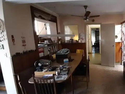 Casa  en Venta ubicado en Castelar, Morón, G.B.A. Zona Oeste - AMA0078_LP545147_5