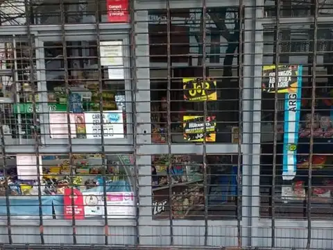 Ruiz de los Llanos 1500. Local en esquina Espacio aéreo prop