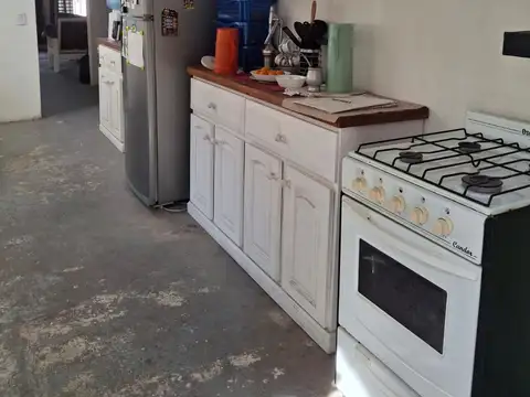 CASA EN VENTA EN SAN MIGUEL  Y  AMPLIO JARDÍN