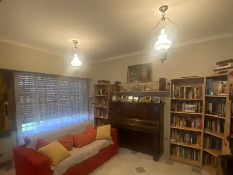 Casa 6 ambientes con 3 baños