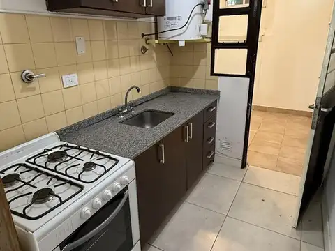 Depto Tipo Casa en Alquiler en Villa Luzuriaga, $ 480.000