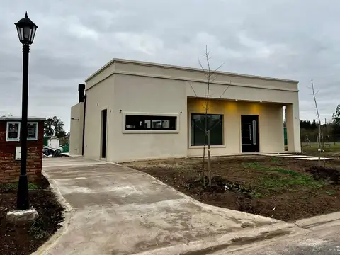 Av. Agustin Garcia  al 9500