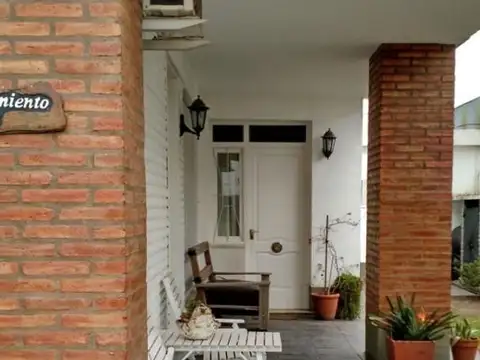 Santa Teresa, Av. Sarmiento 100, Excelente propiedad