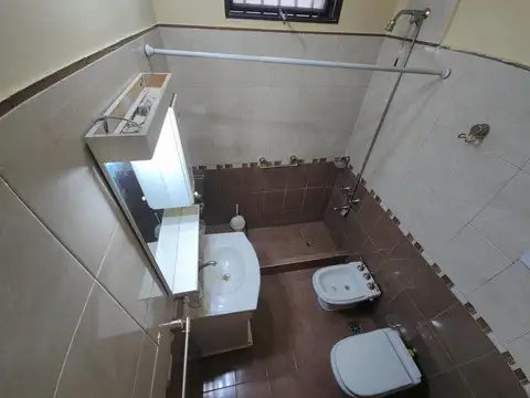 Casa 4 ambientes en alquiler- La Tablada