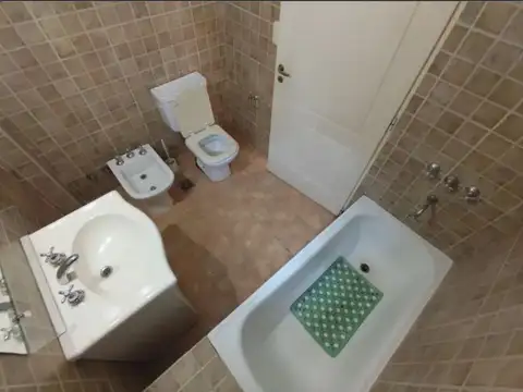 Depto Tipo Casa en Venta en Flores, USD 140.000