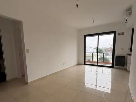 Presidente Alfonsín 1400, Piso 2