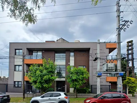 DEPARTAMENTO 2 AMBIENTES CON COCHERA EN ALQUILER
