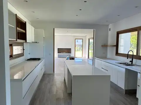 Casa en Venta al Oeste