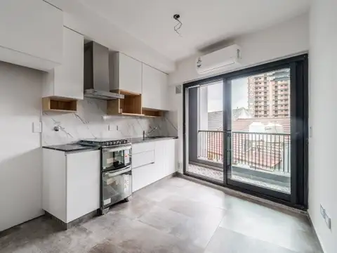 Blanco Encalada 3400, Piso 1